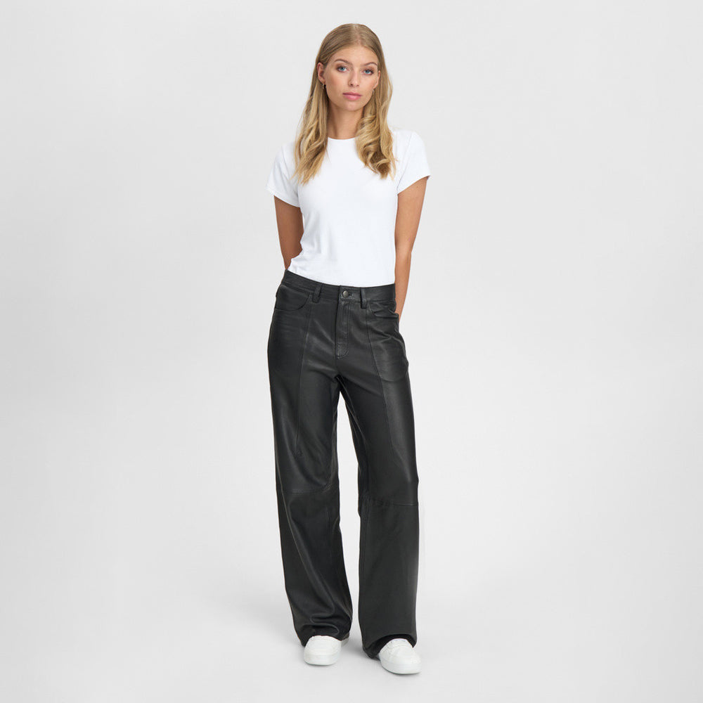 Boa leather pants - full length (HW) / 51158 - Black (Nero) – DEPECHE