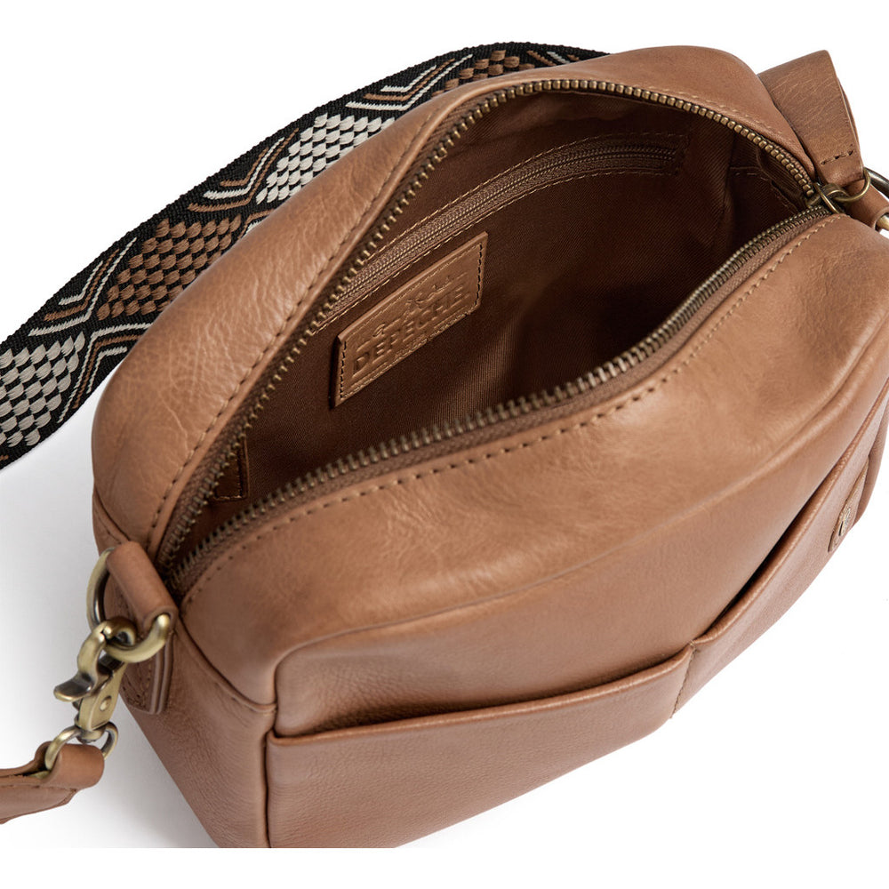 [LOW CLASSIC] / ☆25SS PIGMENT WASHED CROSS POCKET BAG/BROWN Half-Moon Leather Crossbody Bag - Vintage Brown – Zee Bee