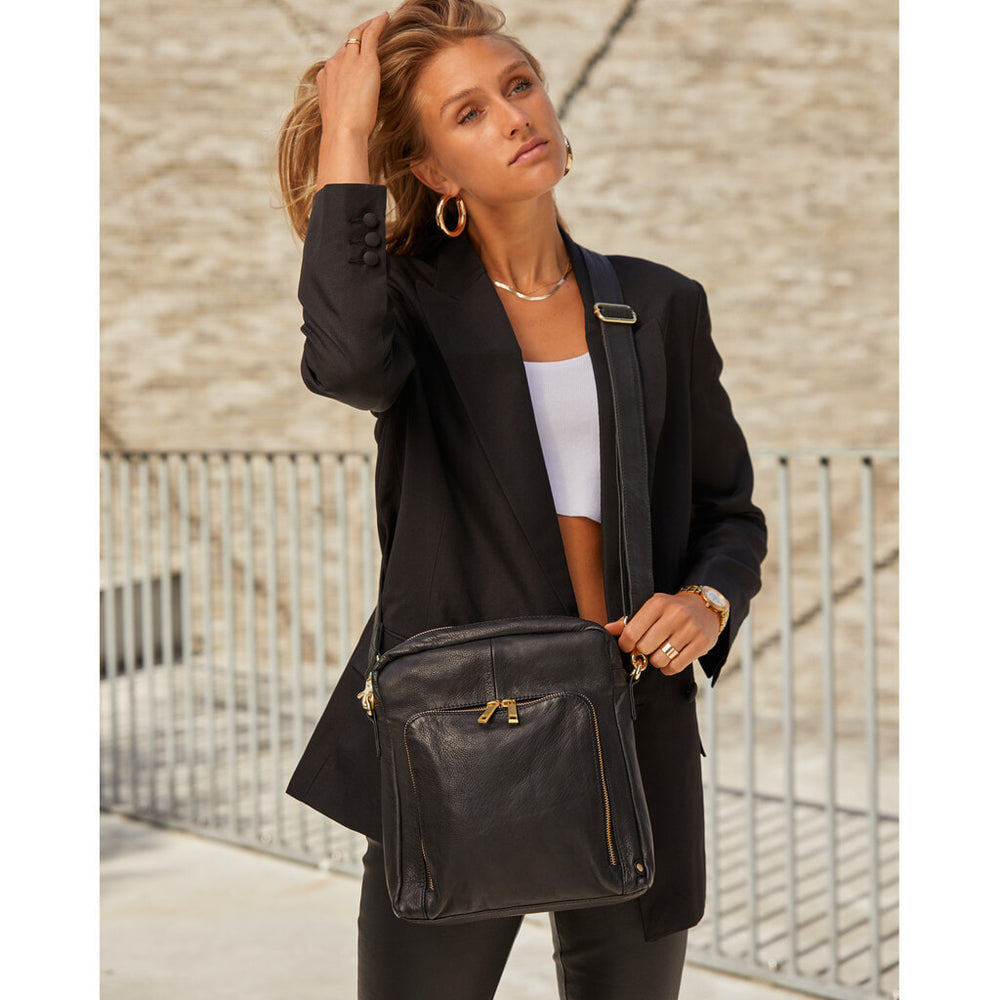 Crossover bag in silky soft leather quality / 14916 - Black – DEPECHE