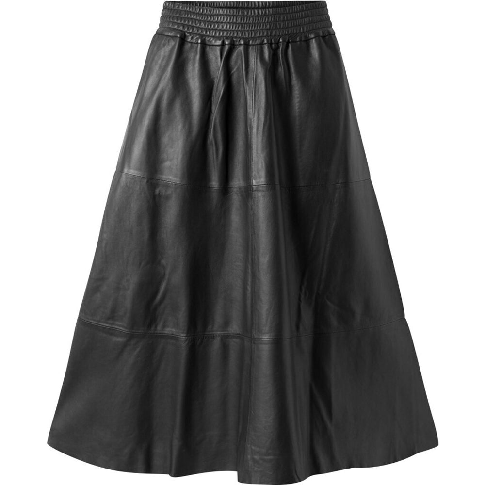 Everlyn_leather_skirt_with_ela