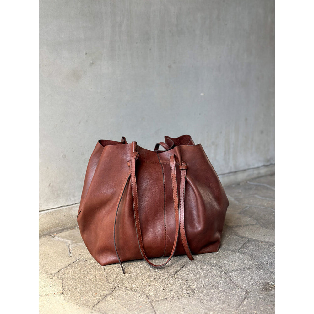 Exclusive leather shopper / 16160 - Chesterfield – DEPECHE