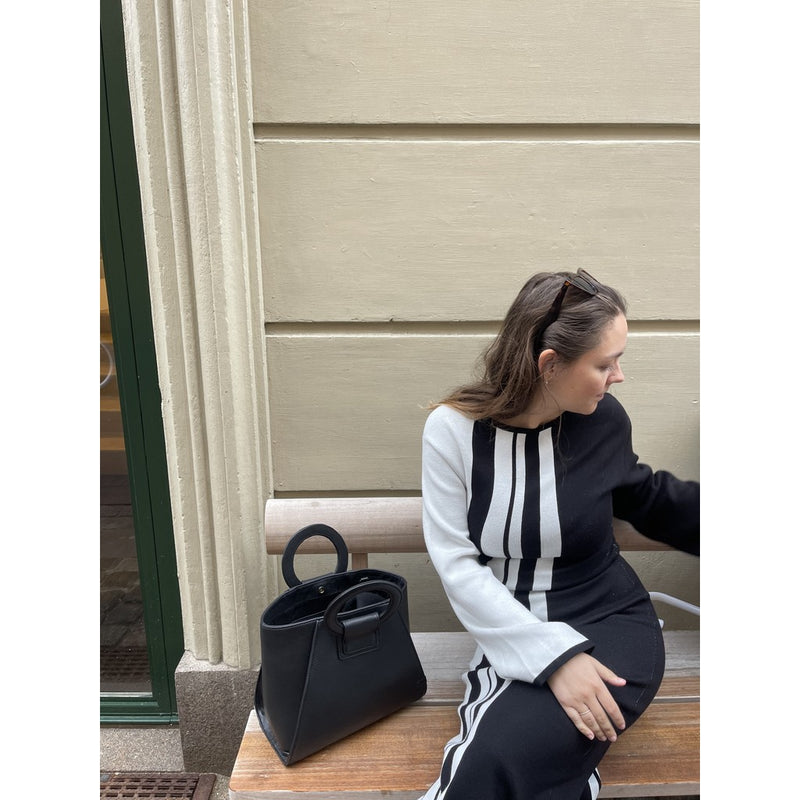 DEPECHE Medium handbag with a stylish leather handle Shoulderbag / Handbag 099 Black (Nero)