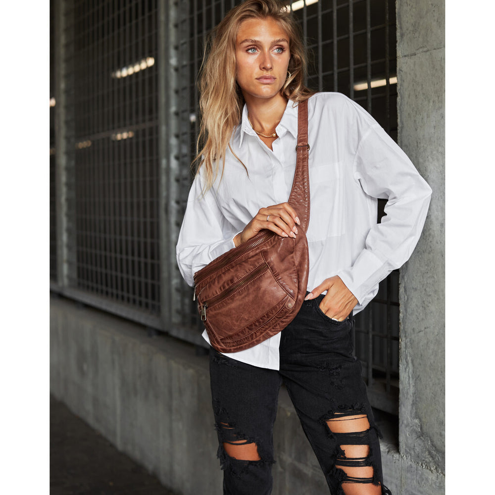 Oversize leather bumbag in high and soft quality 13860 Chestnut DEPECHE