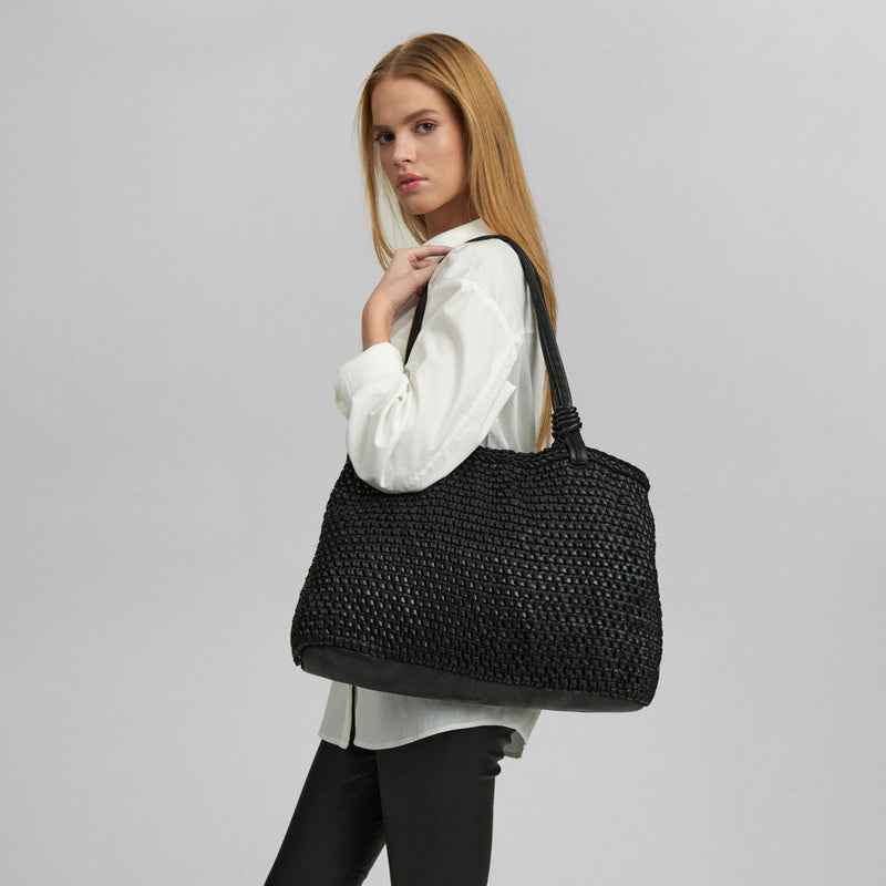 Shopper leather bag decorated with weaving 15802 Black (Nero