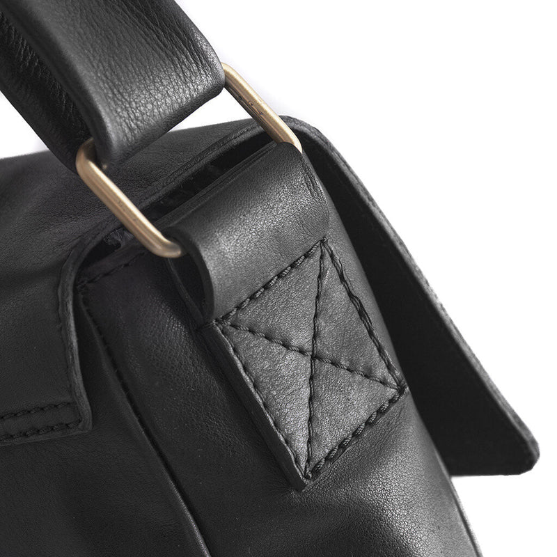 DEPECHE Shoulderbag / Handbag with golden buckle Shoulderbag / Handbag 099 Black (Nero)