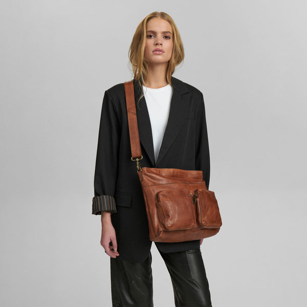 DEPECHE Timeless shoulder bag Shoulderbag / Handbag 005 Vintage cognac