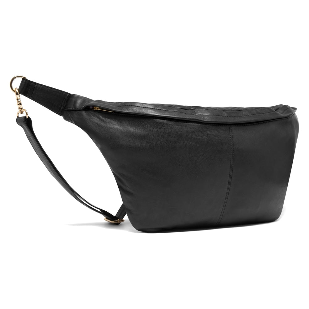 ☆韓国の人気☆【NOIRER】☆LEATHER BUM-BA.G☆バッグ☆ Leather bumbag with covered front zipper / 15234 - Black