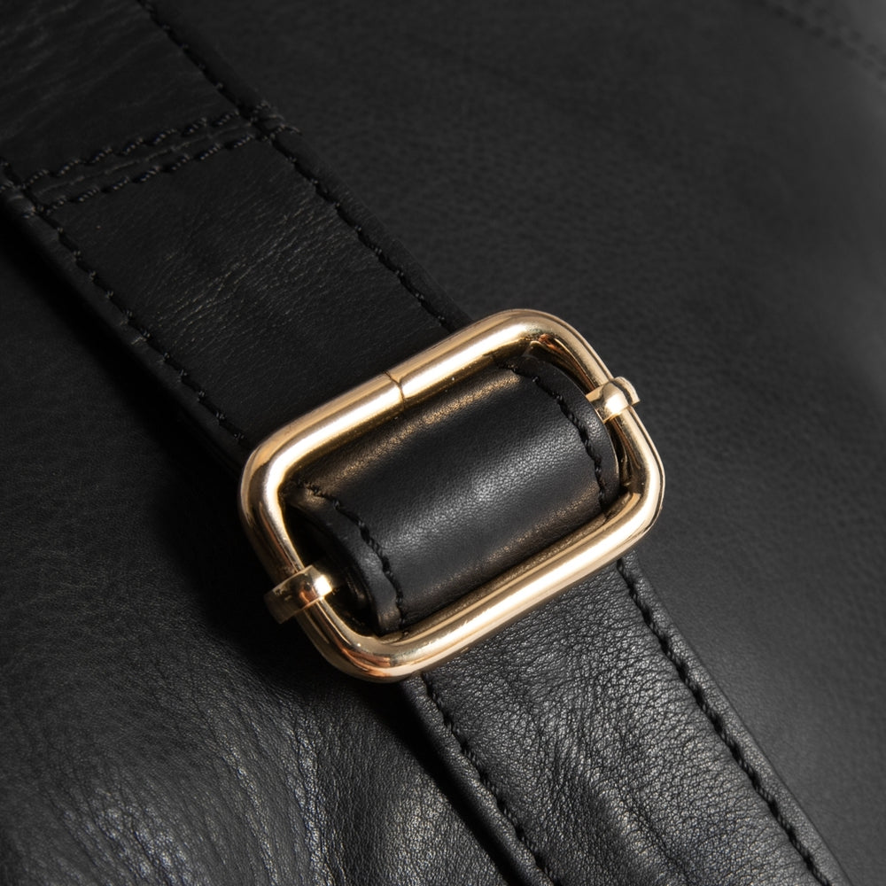 ☆韓国の人気☆【NOIRER】☆LEATHER BUM-BA.G☆バッグ☆ Luxury Leather Bumbag | Black Gold